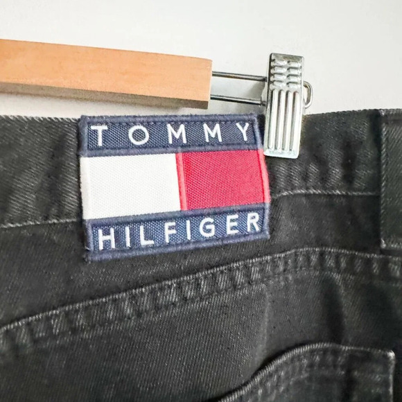 Vintage Tommy Hilfige Balck Wash Relaxed Fit Jeans 38x34 - Picture 5 of 6
